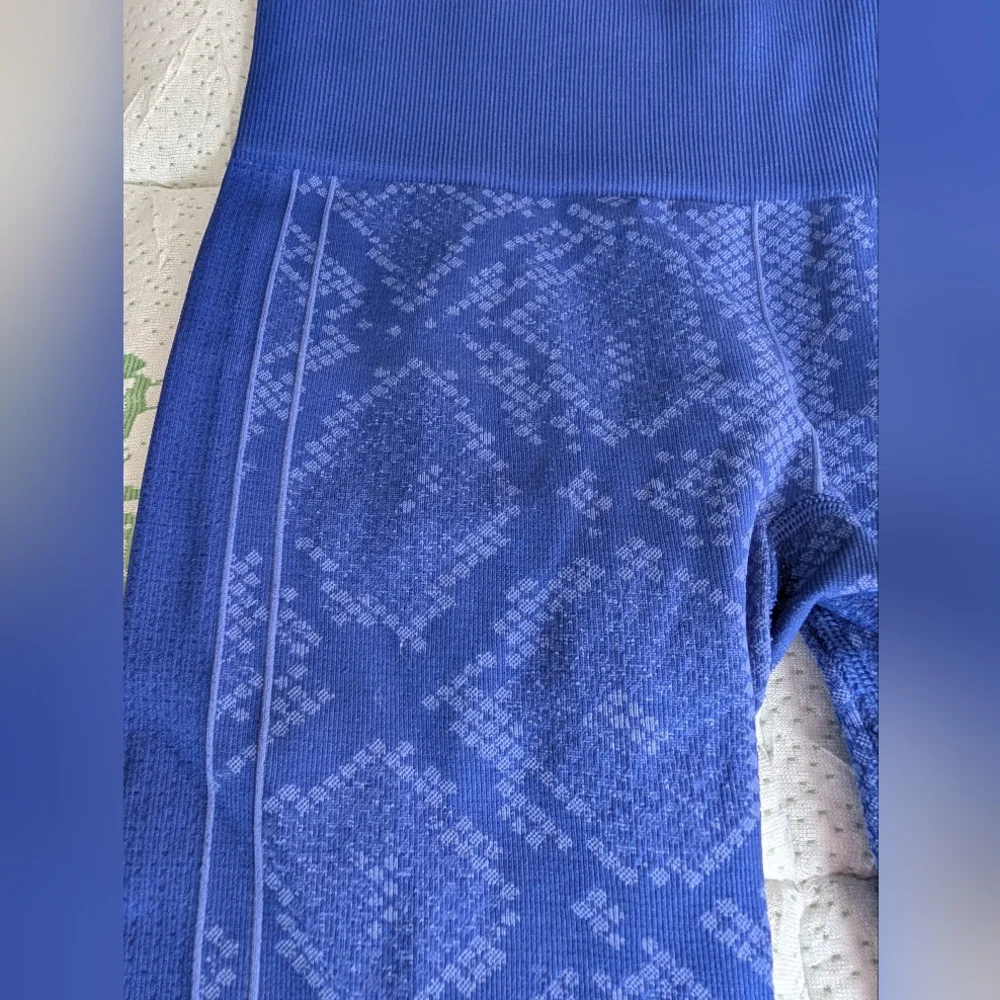 Lululemon Ebb to Street Heathered Sapphire Blue Snake Seamless Legging